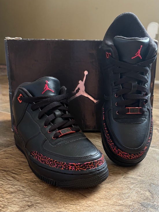 Jordan Other - Air Jordan 3 (GS) Retro Black/Berry Sneakers